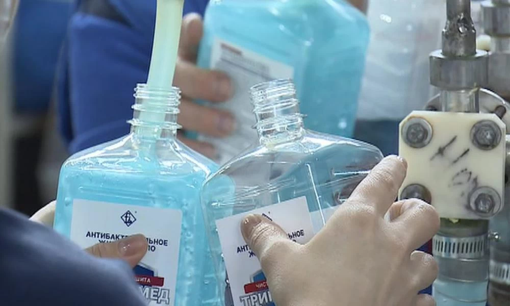 Κορονοϊός: Ξεπέρασε τα 700.000 αντισηπτικά η ημερήσια εγχώρια παραγωγή